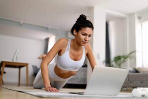 Read more about the article The Skinny on Online Fitness Programs